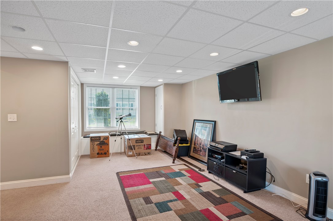 19 Dixie Avenue Warwick, RI 02889 - Photo 19 of 21