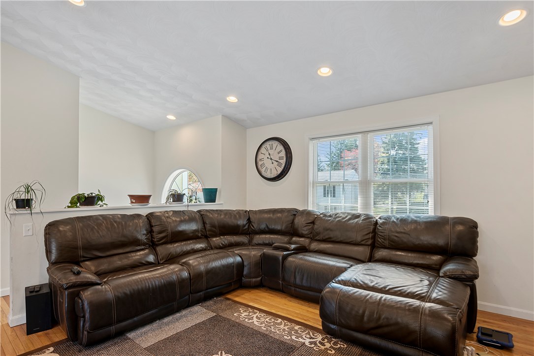 19 Dixie Avenue Warwick, RI 02889 - Photo 4 of 21