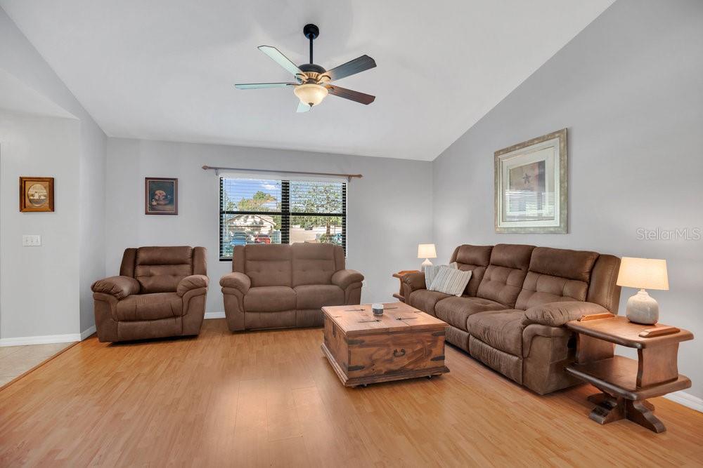 90 Sundown Road DeBary, FL 32713 - Photo 4 of 43