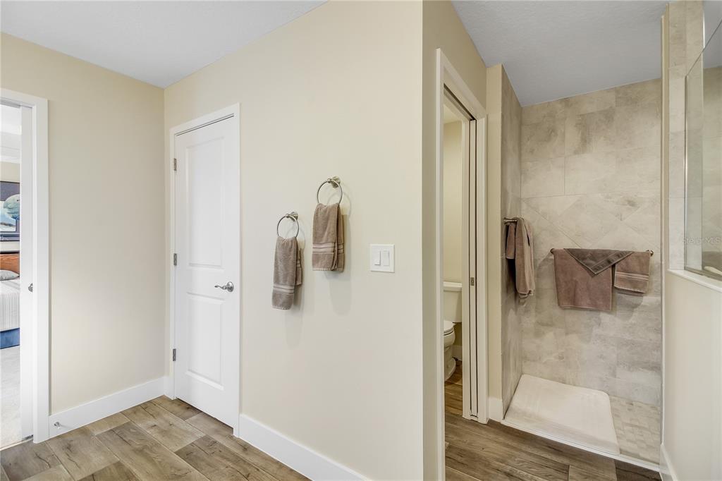3323 Rohan Road Oxford, FL 34484 - Photo 26 of 46 a bathroom with a shower