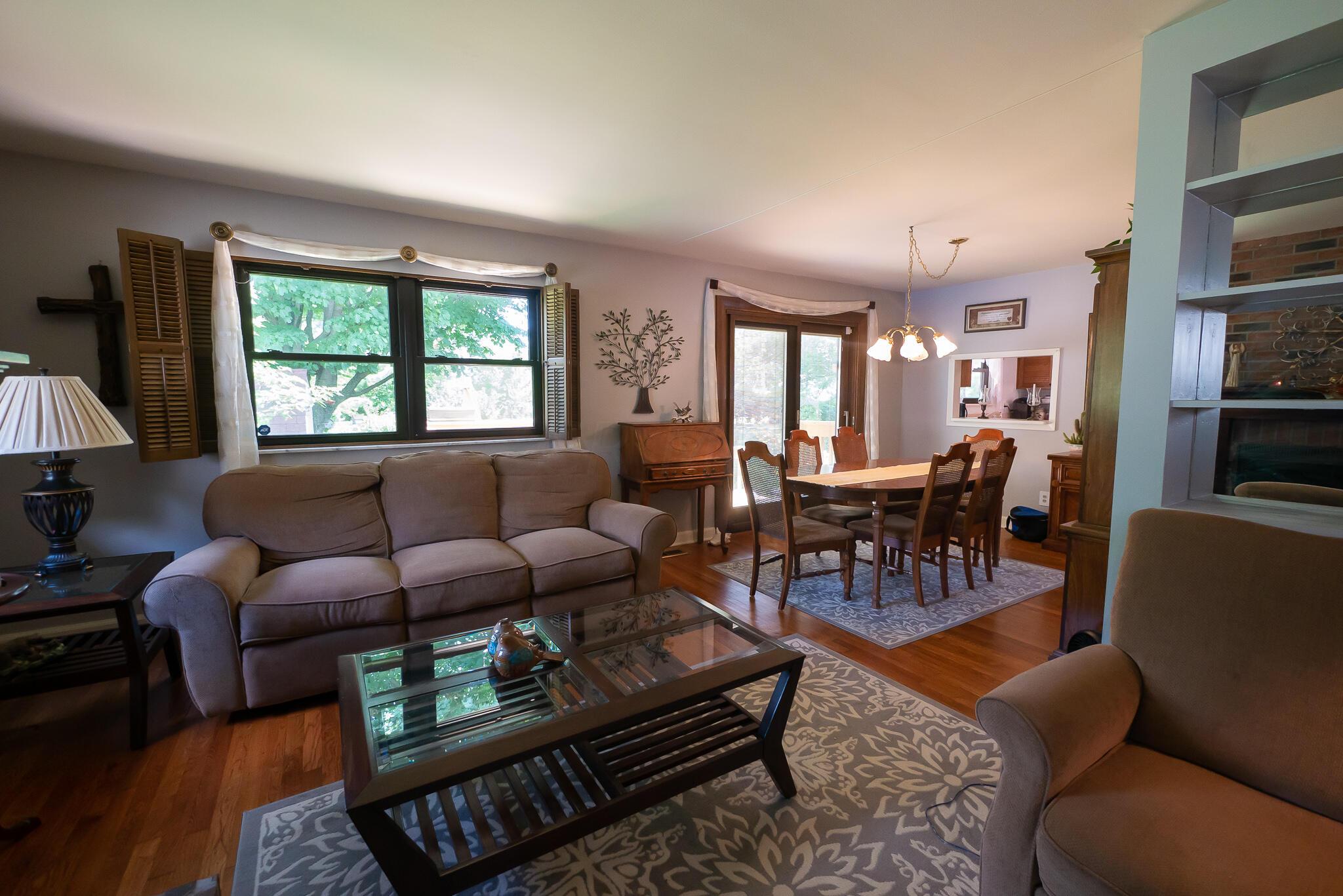 1266 Thurell Road Columbus, OH 43229 - Photo 22 of 48 Living1