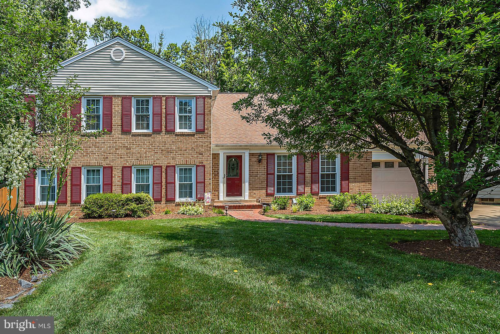 8804 Side Saddle Road Springfield, VA 22152 - Photo 2 of 37 Street/Curbside Front View w/attached Garage