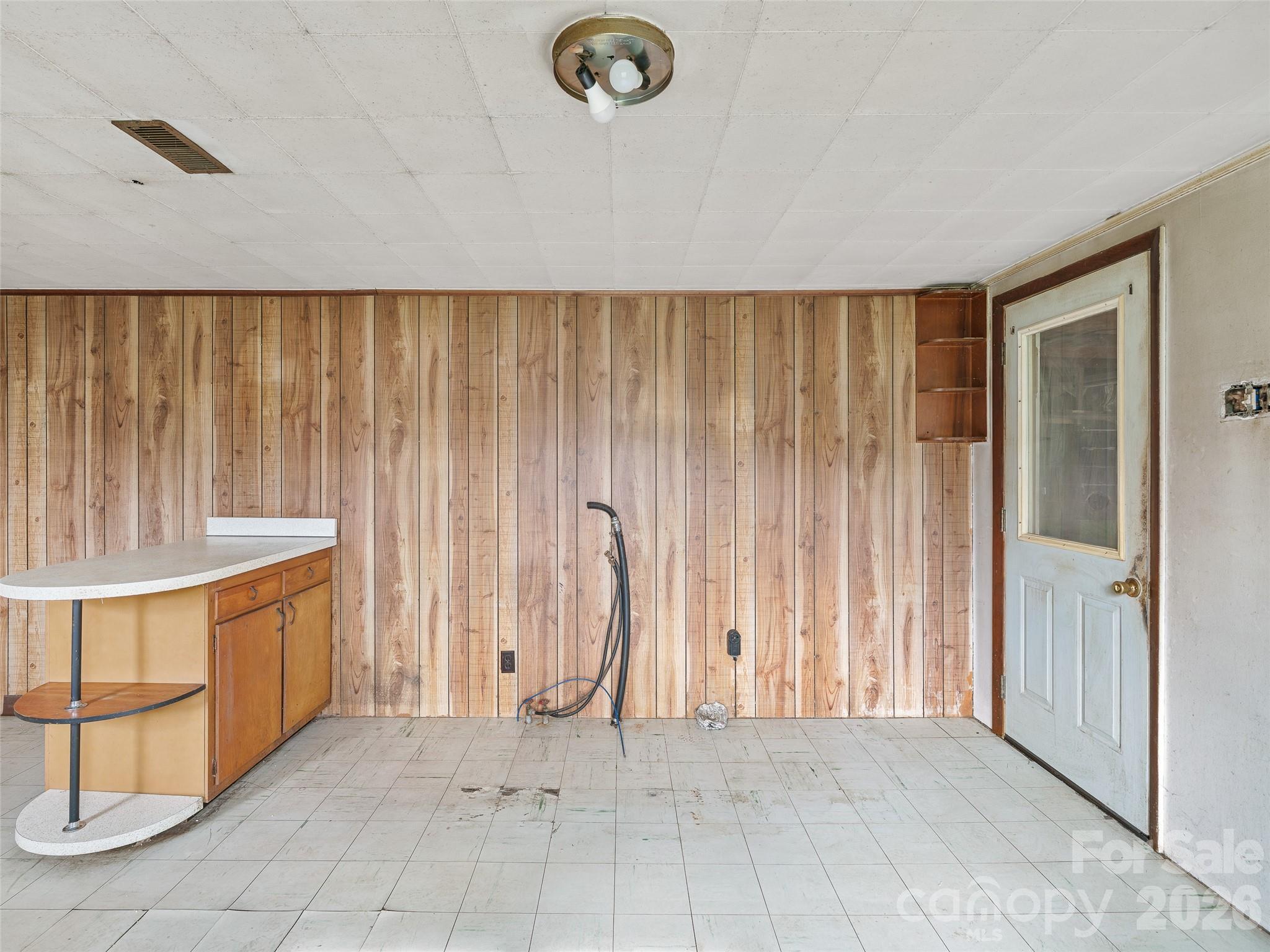 2432 Grapevine Road Marshall, NC 28753 - Photo 8 of 21