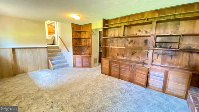a view of a storage & utility room