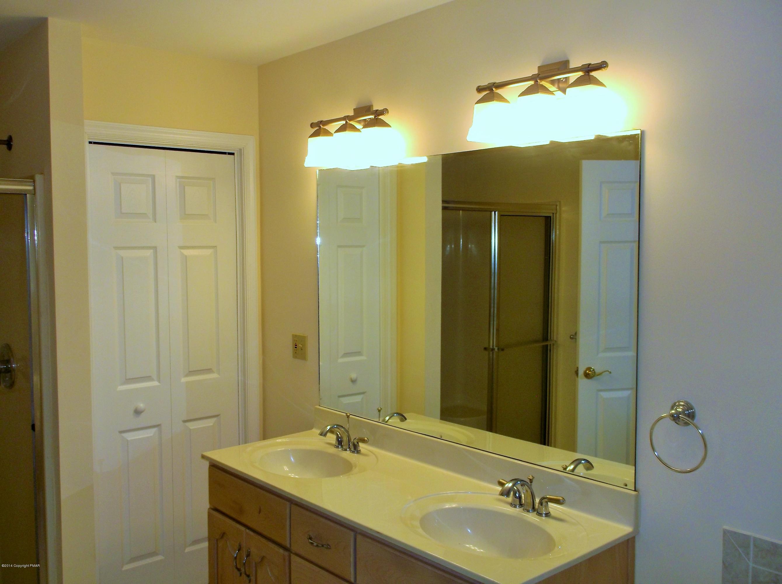 133 Mount Ranier Road Effort, PA 18330 - Photo 17 of 29 Master Bath
