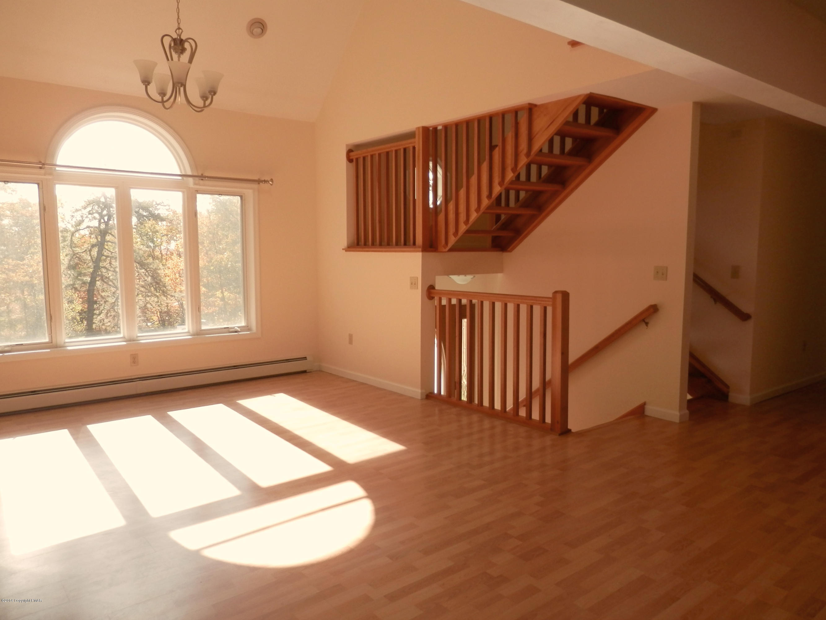 133 Mount Ranier Road Effort, PA 18330 - Photo 6 of 29 lin room