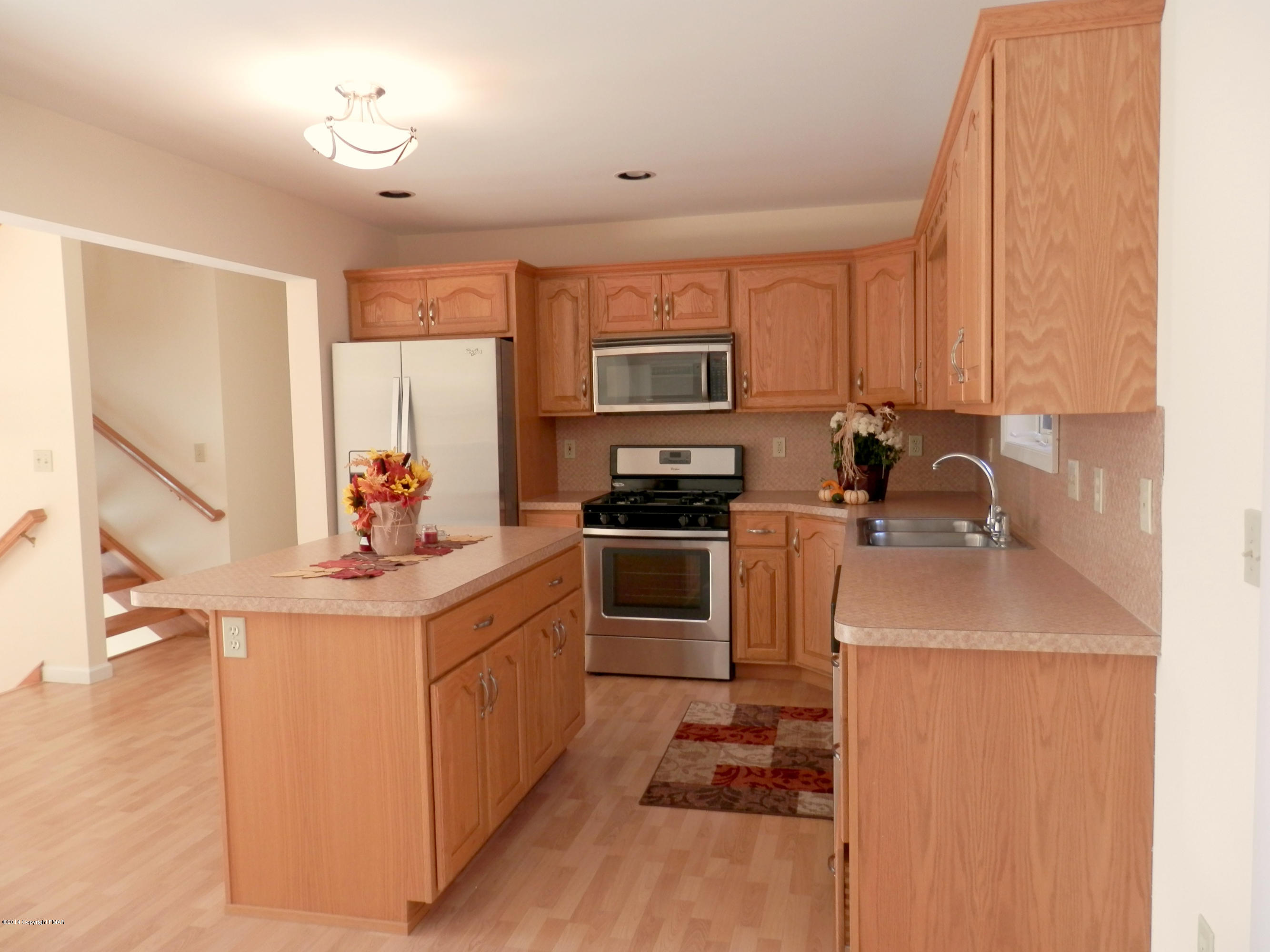 133 Mount Ranier Road Effort, PA 18330 - Photo 10 of 29 kitchen