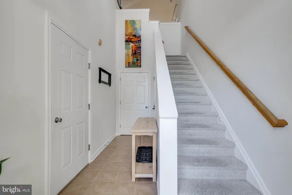 a view of entryway and gallery