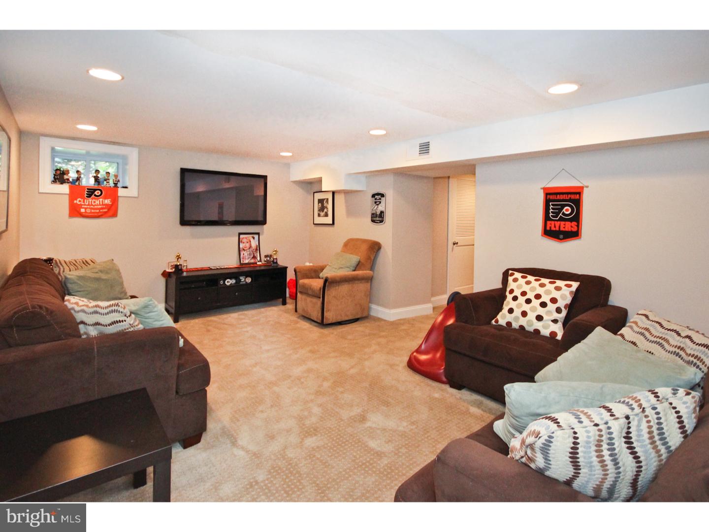 319 Spring Valley Road Springfield, PA 19064 - Photo 22 of 25