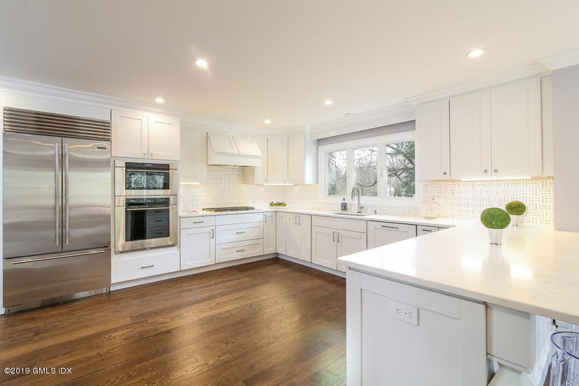 215 Riverside Avenue Riverside, CT 06878 - Photo 12 of 28 007-Kitchen-5262292-small