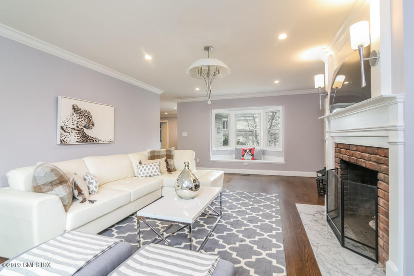 215 Riverside Avenue Riverside, CT 06878 - Photo 14 of 28 010-Dining_Room-5262294-small