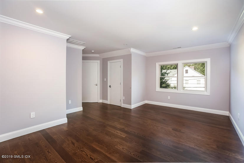 215 Riverside Avenue Riverside, CT 06878 - Photo 19 of 28 028-Master_Bedroom-4647516-small