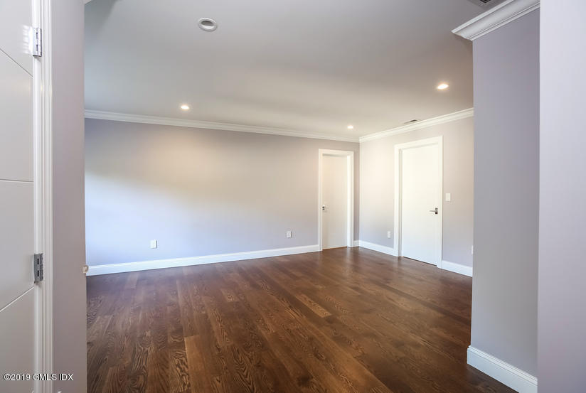 215 Riverside Avenue Riverside, CT 06878 - Photo 20 of 28 029-Master_Bedroom-4647511-small