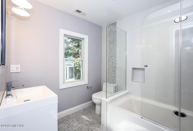 215 Riverside Avenue Riverside, CT 06878 - Photo 22 of 28 034-Bathroom-4647507-small