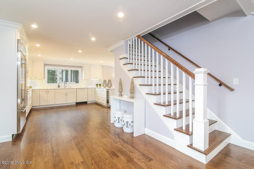 215 Riverside Avenue Riverside, CT 06878 - Photo 5 of 28 008-Foyer-5262291-small