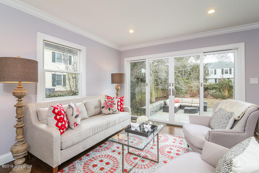 215 Riverside Avenue Riverside, CT 06878 - Photo 9 of 28 004-Family_Room-5262287-small