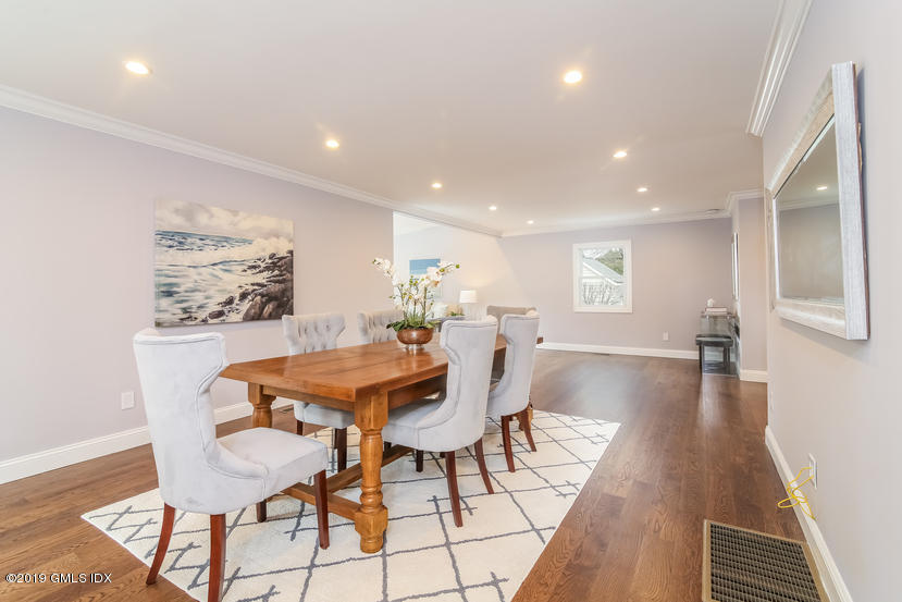 215 Riverside Avenue Riverside, CT 06878 - Photo 10 of 28 005-Family_Room-5262286-small