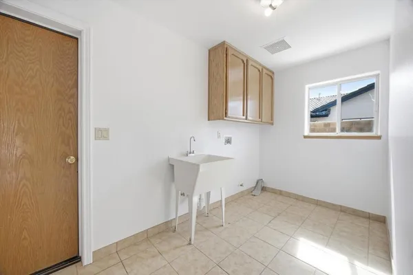 $349,000 | 905 Cimarron Court, Ridgecrest, CA 93555