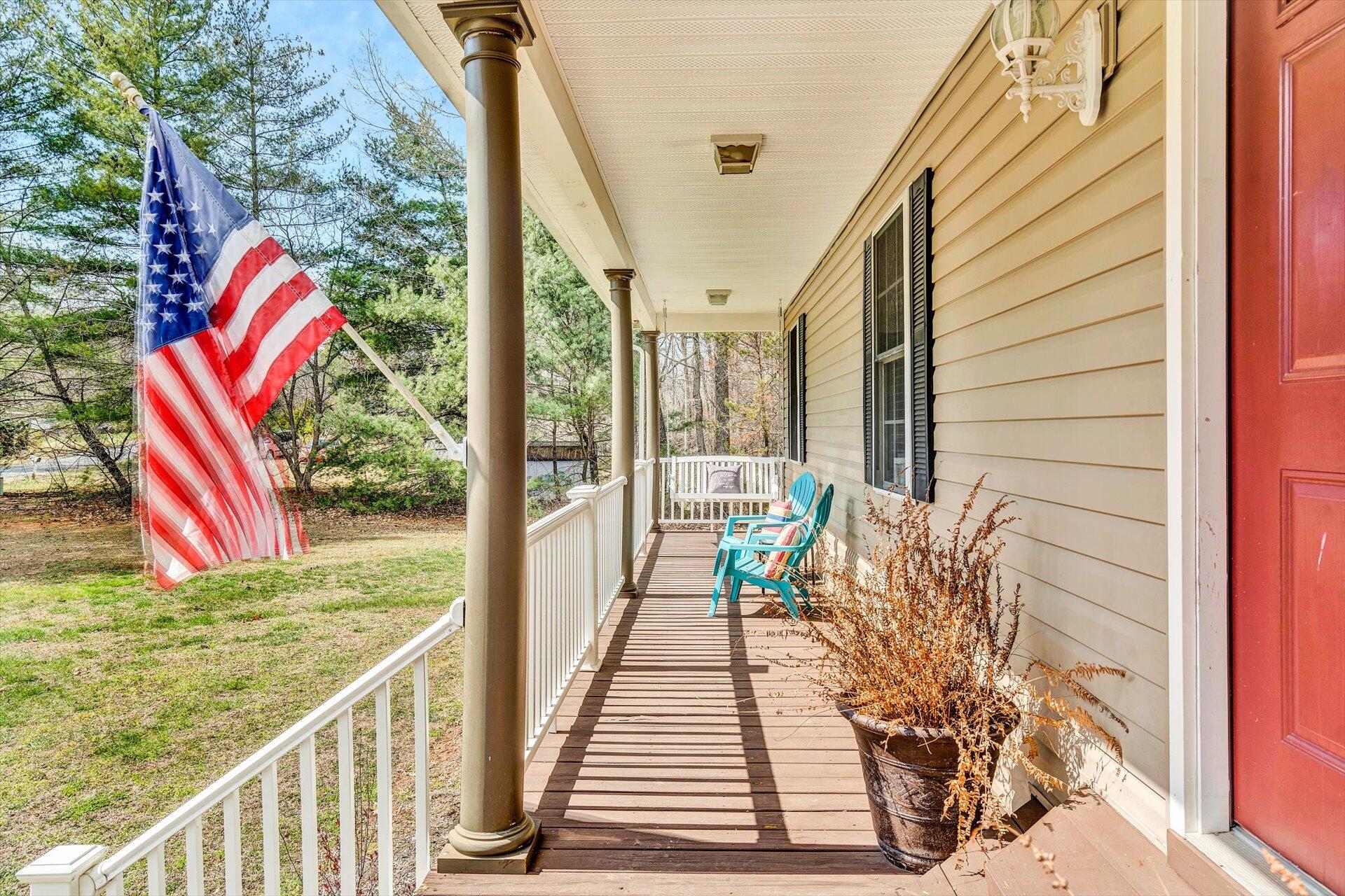 103 Wellspring Road Moneta, VA 24121 - Photo 4 of 55 06-032320230188