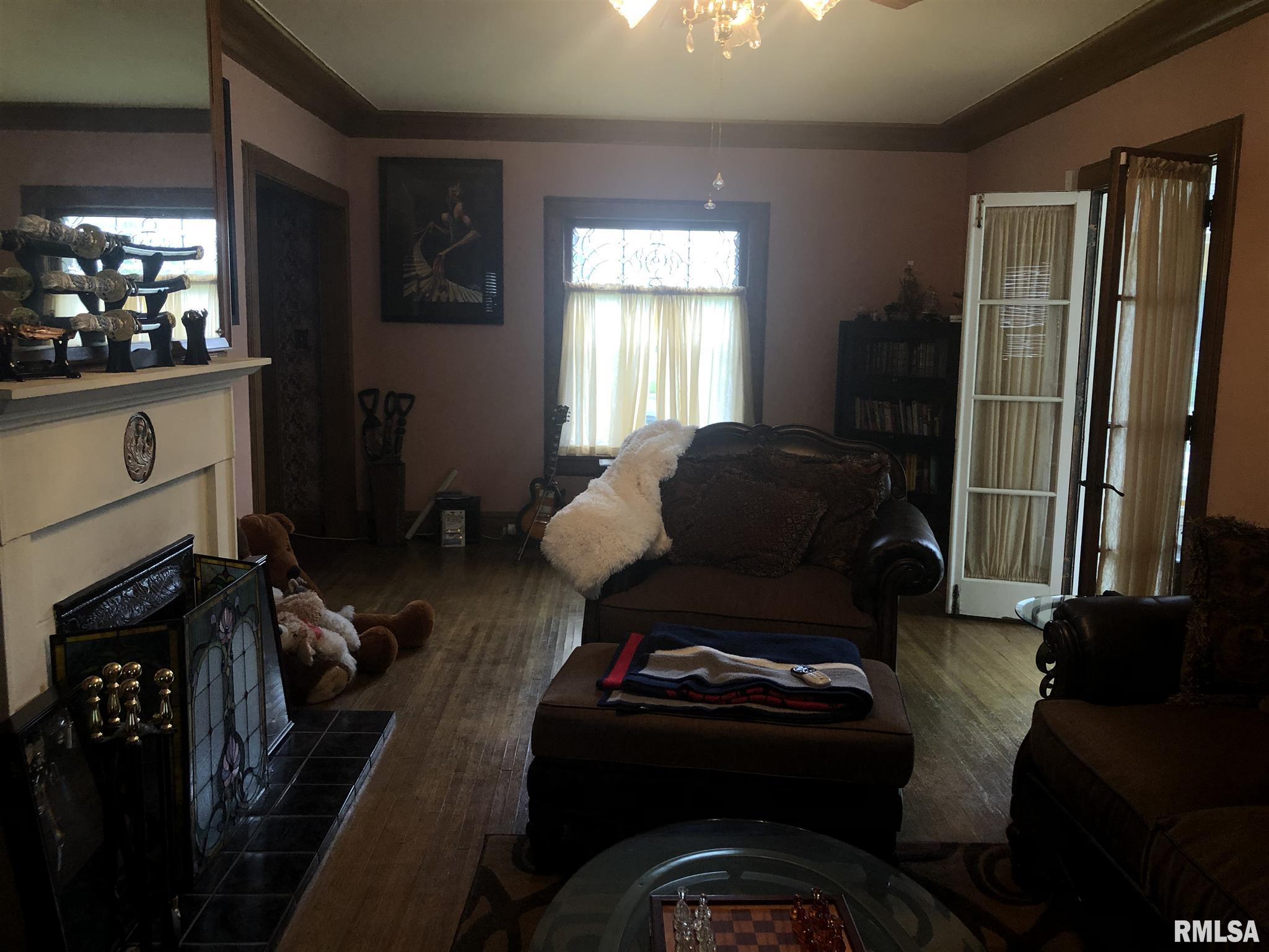 803 5th Avenue South Clinton, IA 52732 - Photo 3 of 26