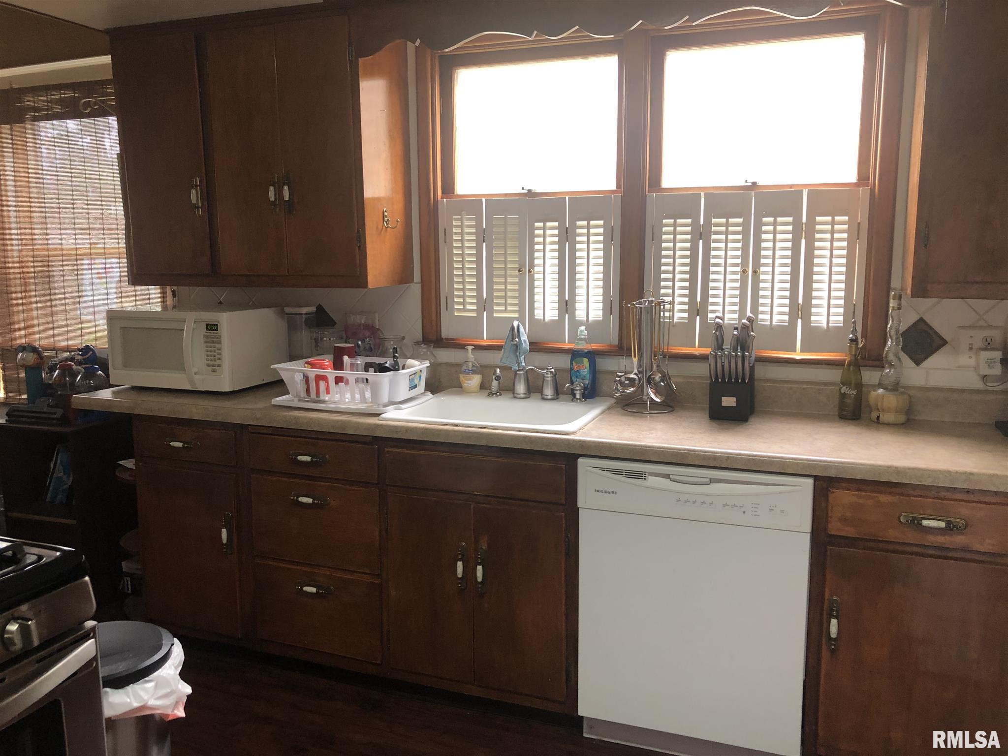 803 5th Avenue South Clinton, IA 52732 - Photo 9 of 26