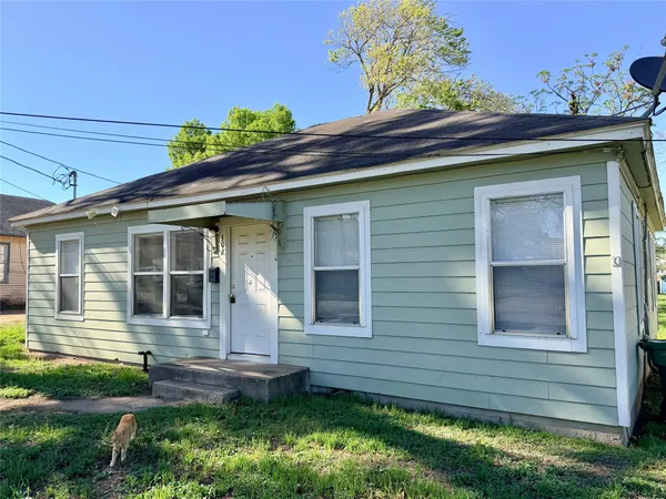 $170,000 | 502 West Third Street, Brenham, TX 77833