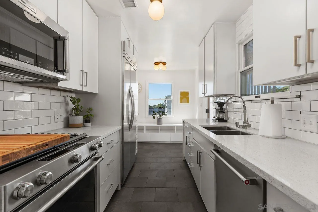 1609 Lopez Street Oceanside, CA 92054 - Photo 3 of 45