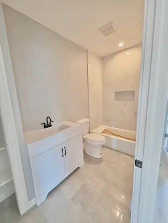 $1,900 | 1965-1967 Smith Street, Unit 1A, North Providence, RI 02911