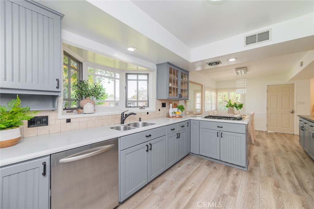 733 Virginia Road Fullerton, CA 92831 - Photo 8 of 41