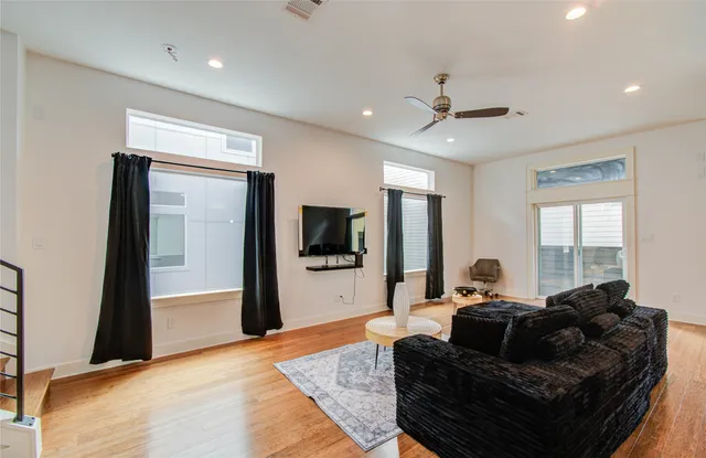 $3,599 | 4311 Marina Street, Houston, TX 77007