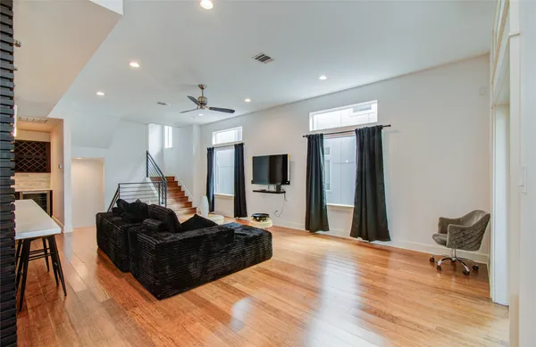 $2,999 | 4311 Marina Street, Houston, TX 77007