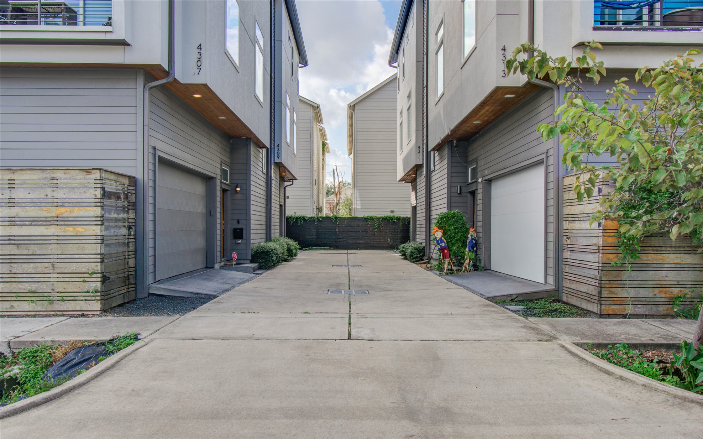 4311 Marina Street Houston, TX 77007 - Photo 2 of 42 a view of a house with a yard