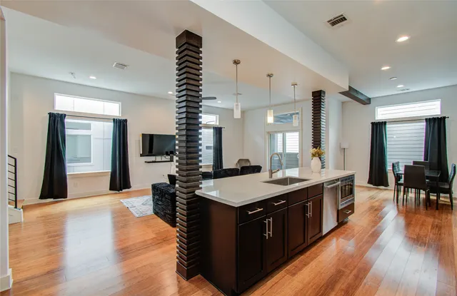 $3,599 | 4311 Marina Street, Houston, TX 77007