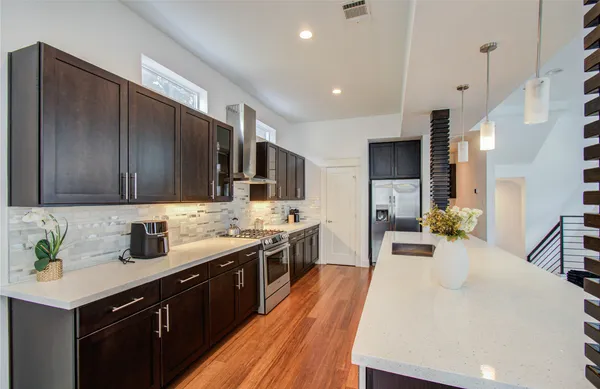 $2,999 | 4311 Marina Street, Houston, TX 77007