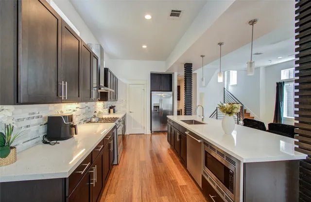 $3,599 | 4311 Marina Street, Houston, TX 77007