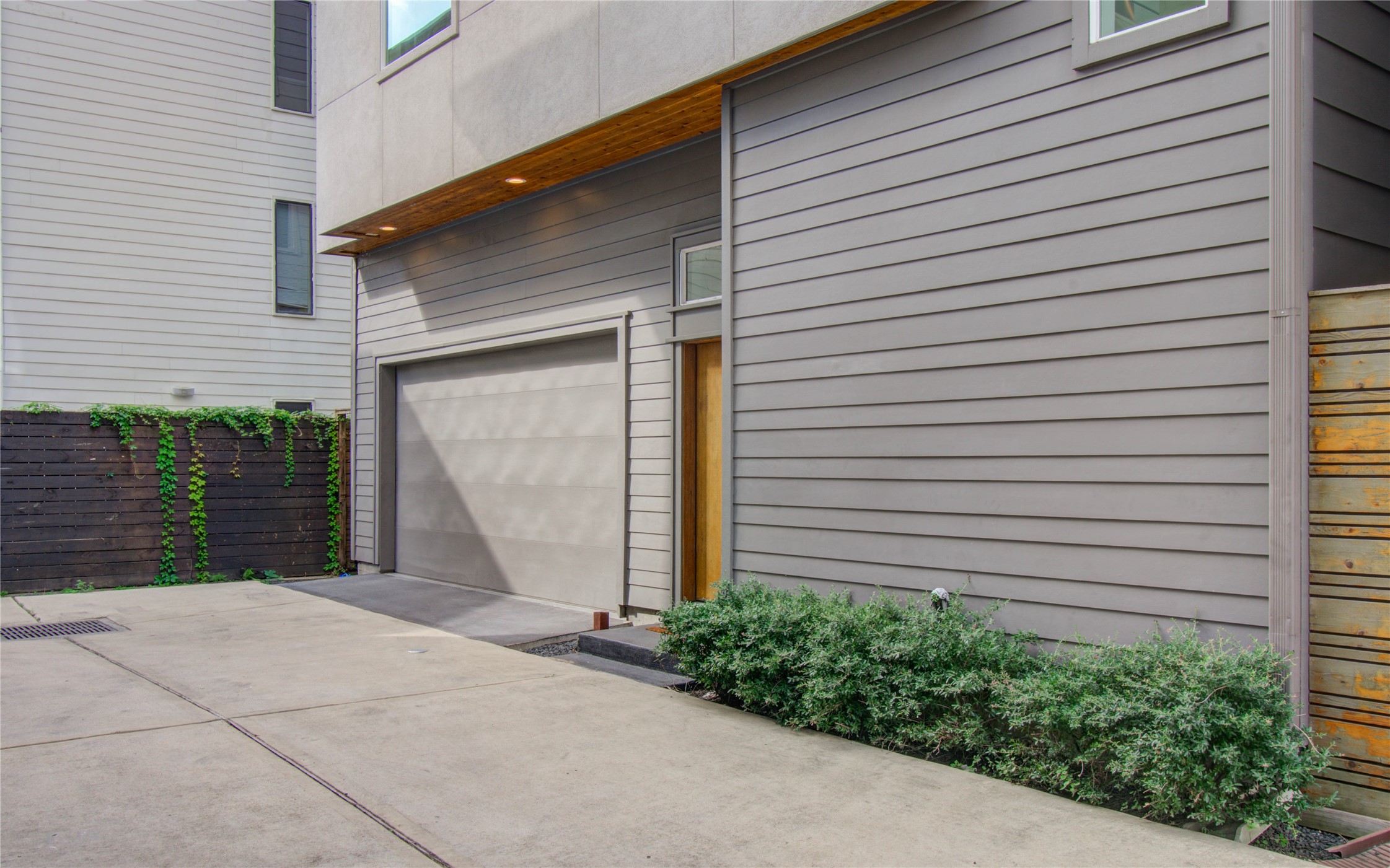 4311 Marina Street Houston, TX 77007 - Photo 4 of 42 a view of a house with a garage