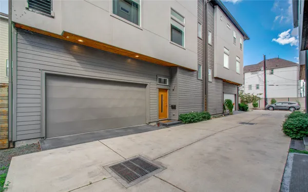 $2,999 | 4311 Marina Street, Houston, TX 77007