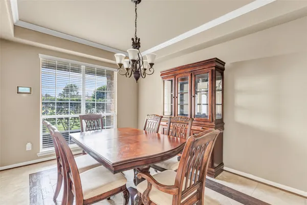 $380,000 | 110 South Diamondhead Boulevard, Crosby, TX 77532