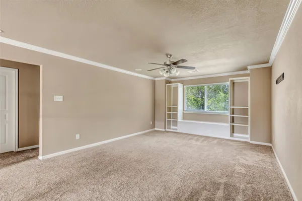 $380,000 | 110 South Diamondhead Boulevard, Crosby, TX 77532
