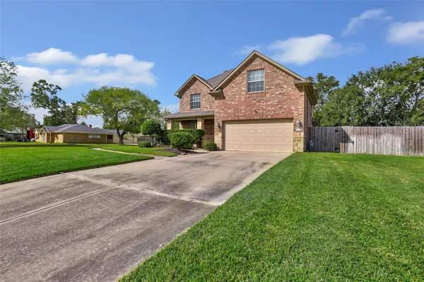 $380,000 | 110 South Diamondhead Boulevard, Crosby, TX 77532