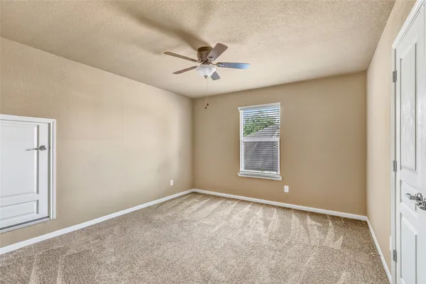 $380,000 | 110 South Diamondhead Boulevard, Crosby, TX 77532