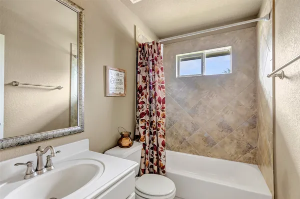 $380,000 | 110 South Diamondhead Boulevard, Crosby, TX 77532