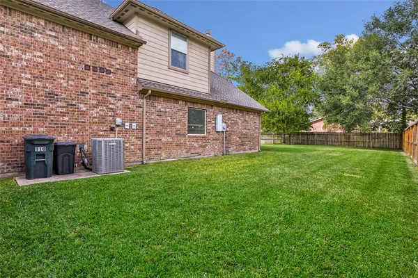 $380,000 | 110 South Diamondhead Boulevard, Crosby, TX 77532