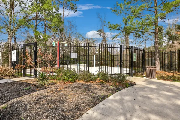 $380,000 | 110 South Diamondhead Boulevard, Crosby, TX 77532