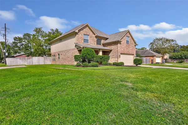 $380,000 | 110 South Diamondhead Boulevard, Crosby, TX 77532