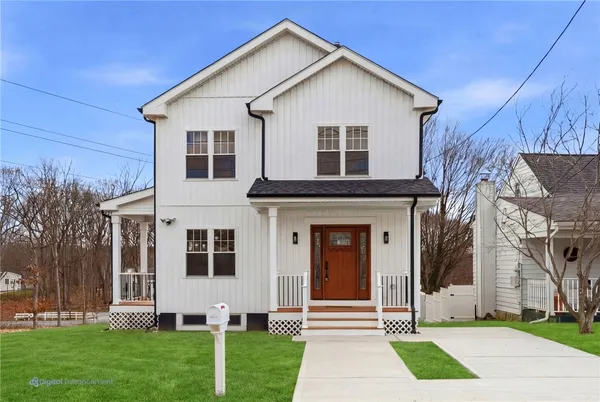 $595,000 | 43 Massachusetts Avenue, Cumberland, RI 02864