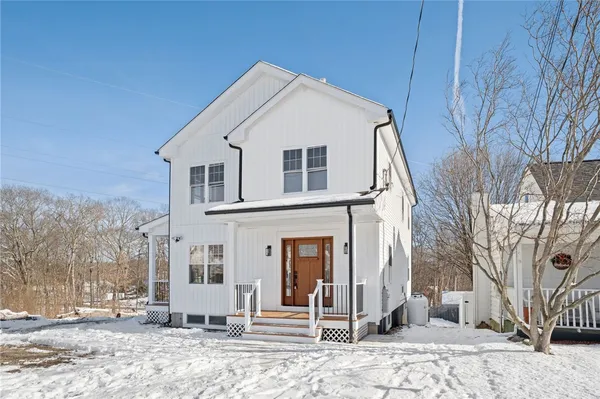 $595,000 | 43 Massachusetts Avenue, Cumberland, RI 02864