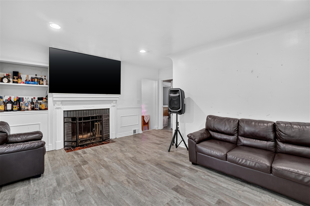 6140 Pinckney Road Pinckney, MI 48169 - Photo 6 of 33 Gallery Image 6
