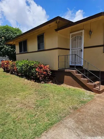 $2,800 | 844 Wahinani Street, Pearl City, HI 96782