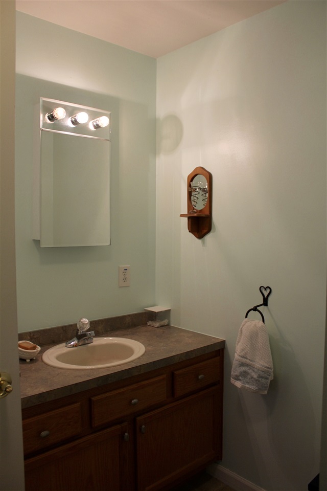 102 Gilley Road Tunbridge, VT 05077 - Photo 11 of 18